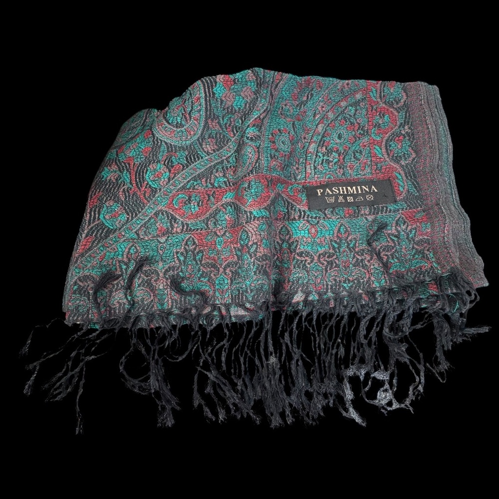 Pashmina Intricate Paisley Rectangle Fringed Scarf NWOT